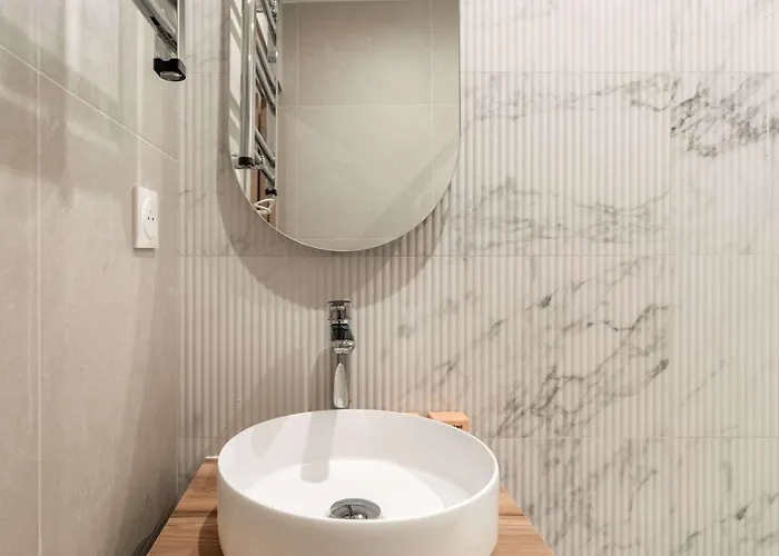 Apartment Chic Neuf Batignolles Paris
