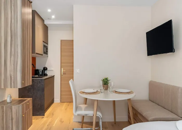 Chic Neuf Batignolles Apartment Paris